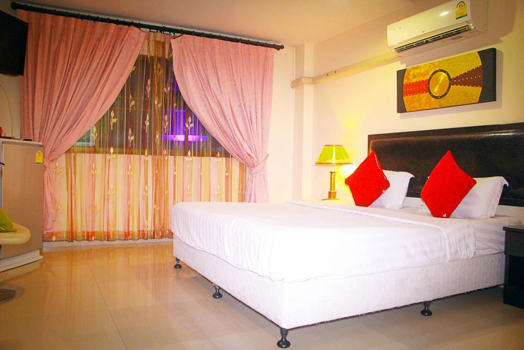 Royal Q & D Suites باتايا المظهر الخارجي الصورة