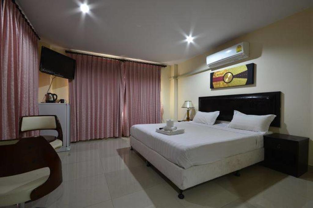 Royal Q & D Suites باتايا المظهر الخارجي الصورة