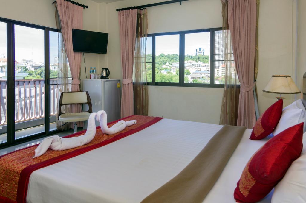 Royal Q & D Suites باتايا المظهر الخارجي الصورة