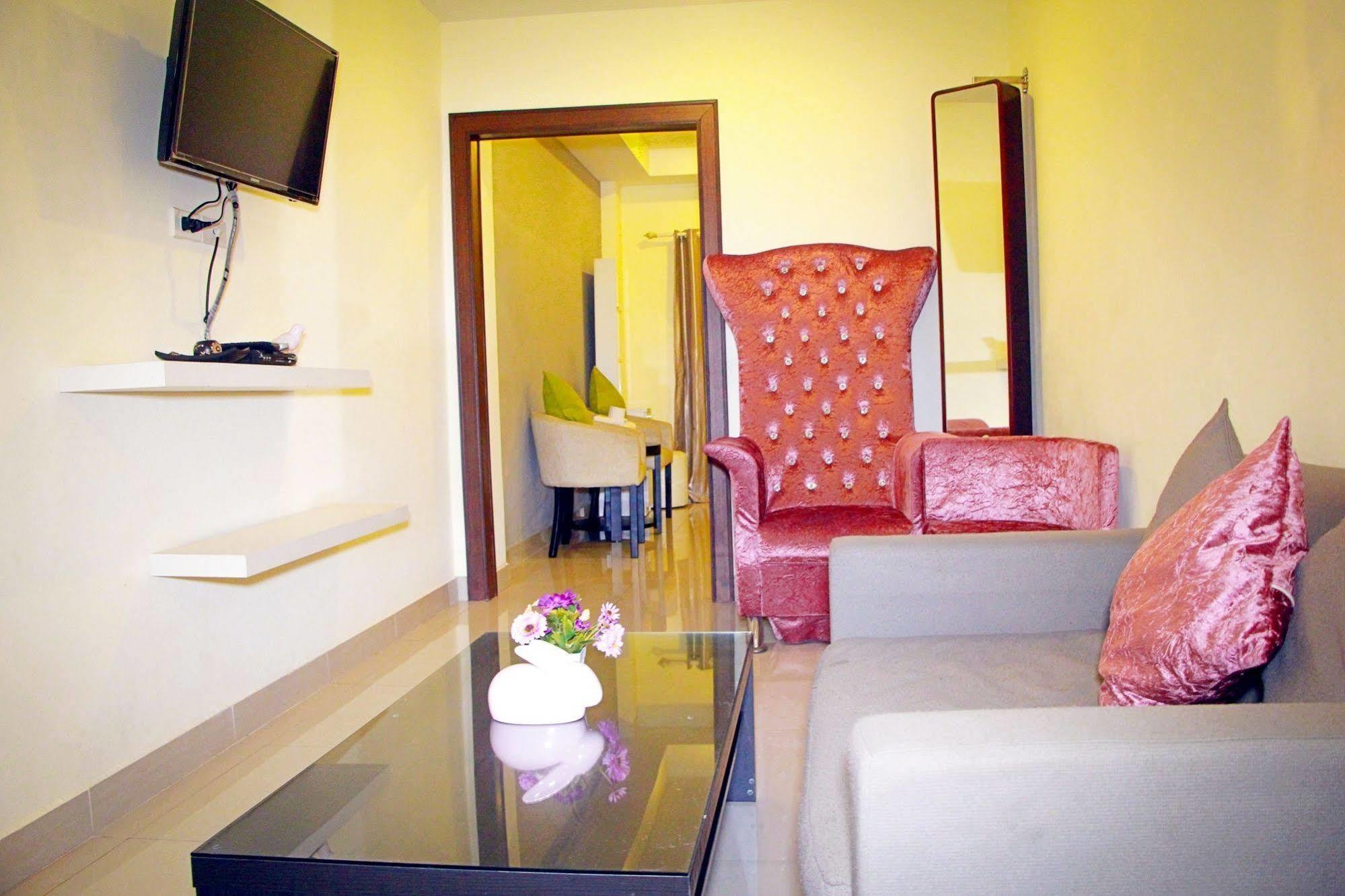 Royal Q & D Suites باتايا المظهر الخارجي الصورة