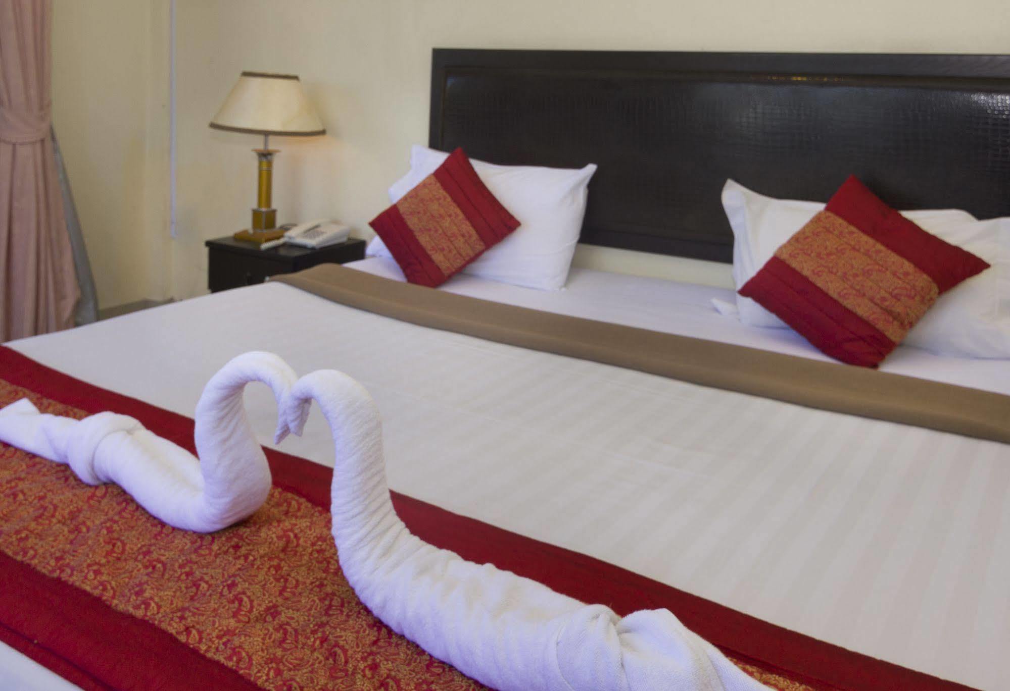 Royal Q & D Suites باتايا المظهر الخارجي الصورة