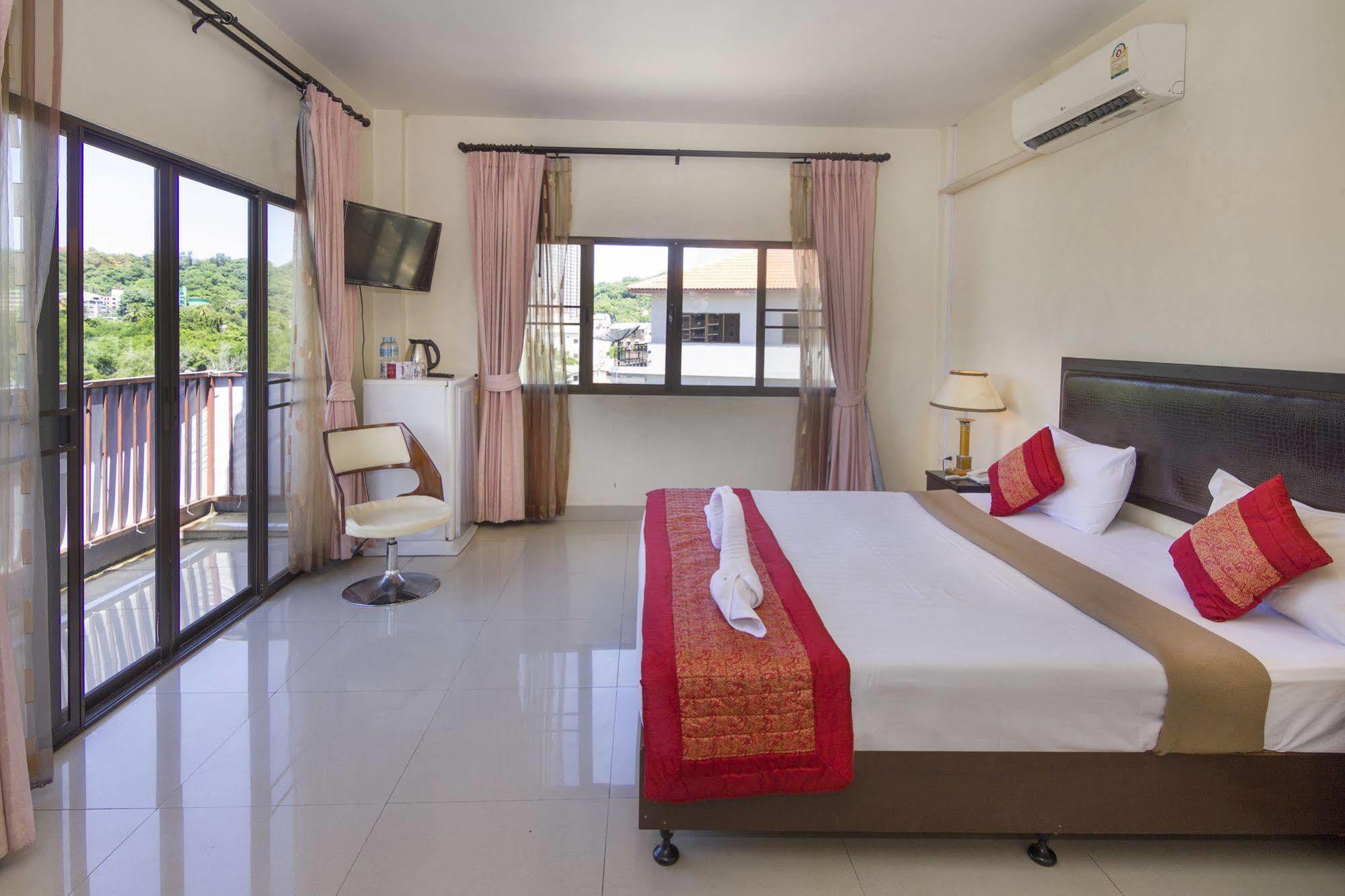 Royal Q & D Suites باتايا المظهر الخارجي الصورة